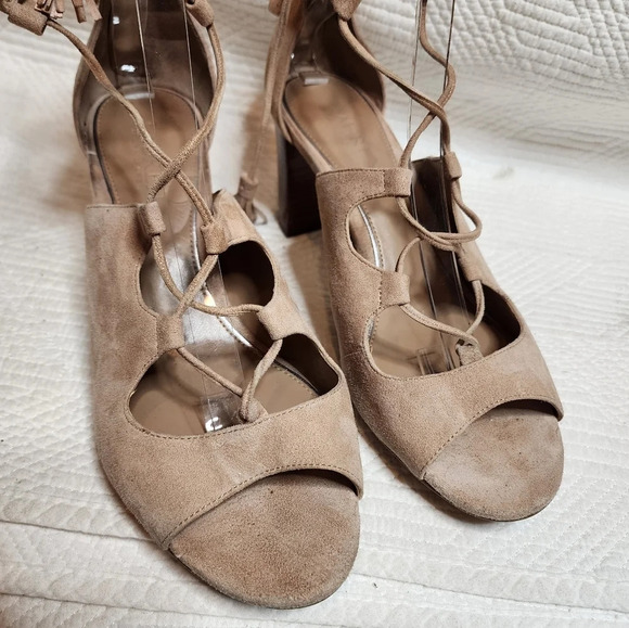 Lauren Ralph Lauren Tan Suede lace up cutout heels with tie tassels. Women's 9. - Picture 10 of 16